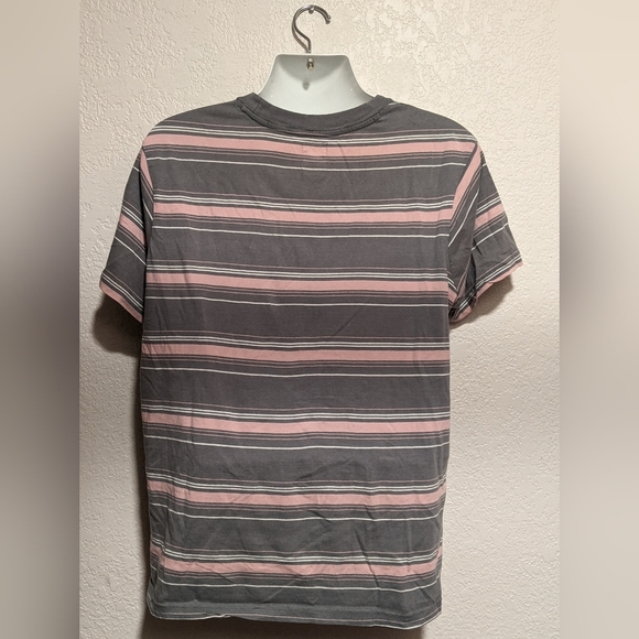 Rvca T-Shirt, Women's, NWOT, Sz. Lg. Casual Fit' - Picture 2 of 3